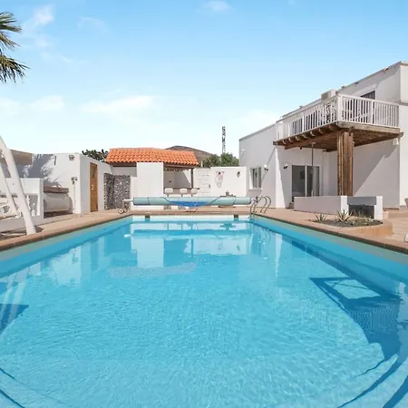 Casa Nira Villa