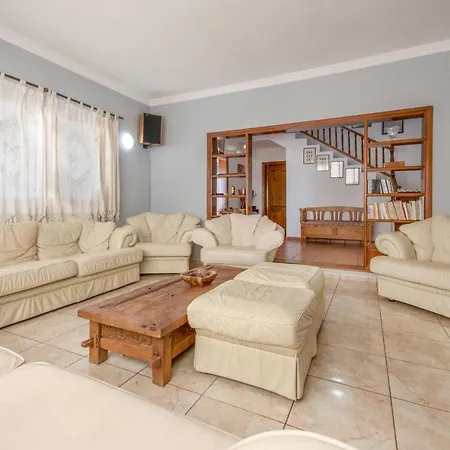 فيلة Casa Nira Mácher
