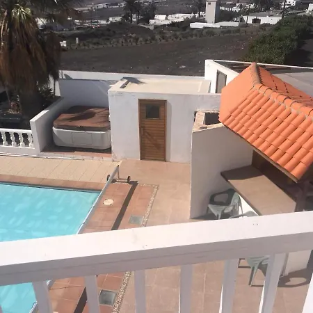 فيلة Casa Nira Mácher